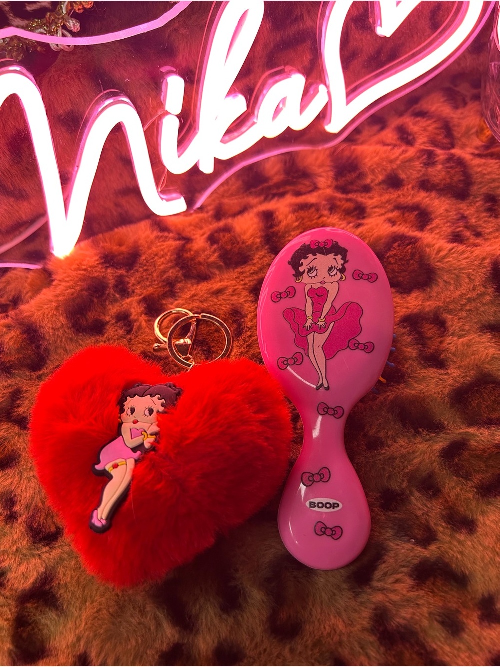 ♥️ Betty Boop Heart Pom Pom & Hairbrush Set ♥️